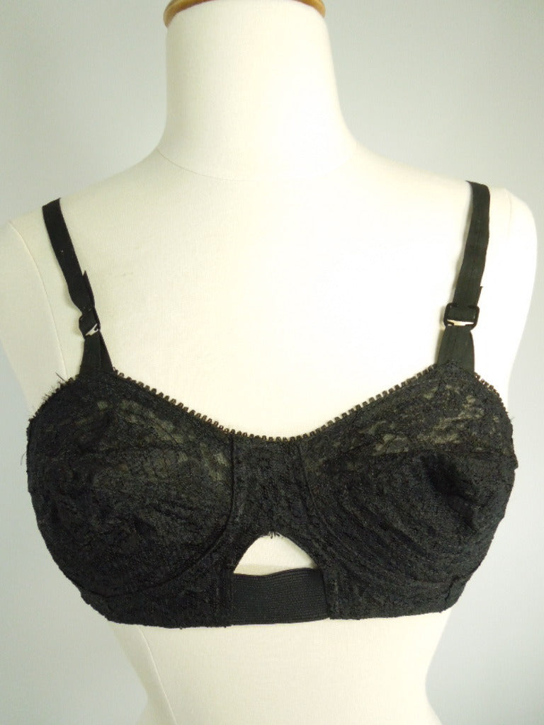Vintage 1960's Jeunique Sculptress Bullet Bra With Air-O-Flex Insert Size  32D Made In USA